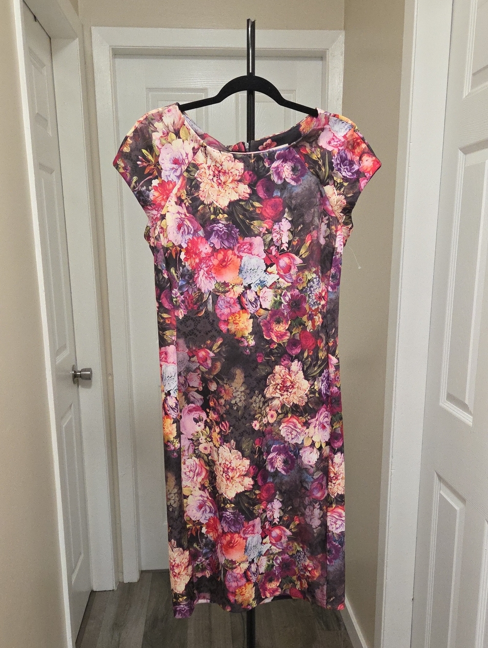 Beige By Eci Floral Cap-Sleeve Midi Dress - Multicolor